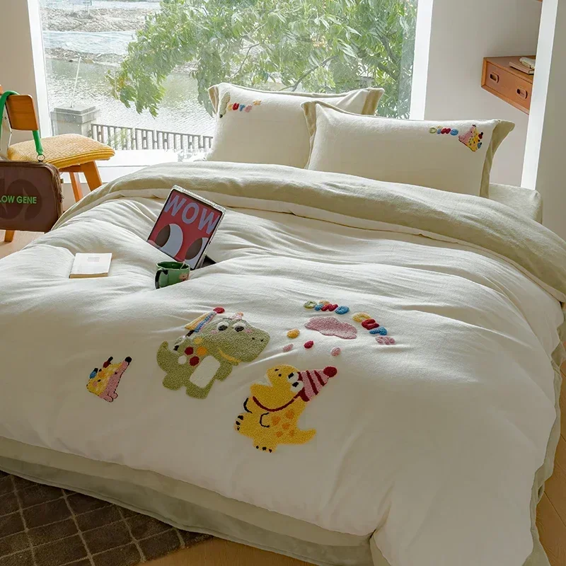 New High-End Embroidered Warm Winter Bedding Set Milk Fleece Warmth Duvet Cover Set with Sheet Cozy Quilt Cover and Pillowcases